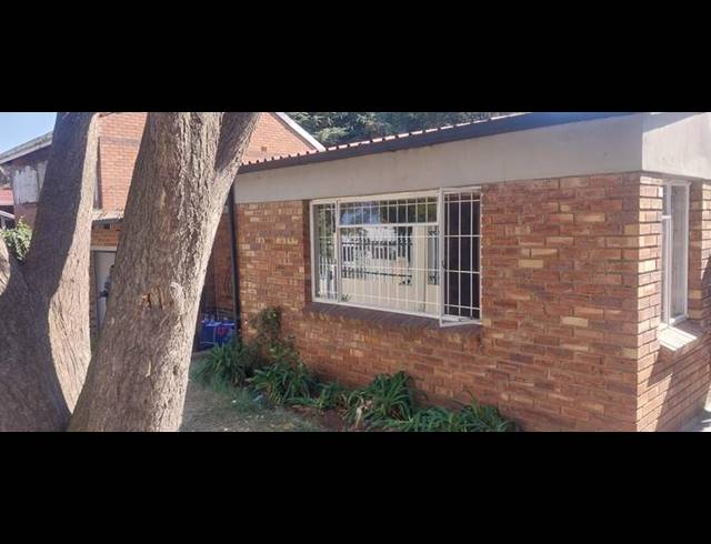 3 BEDROOM HOUSE FOR SALE IN KENSINGTON